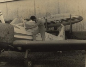 Un Z-326 , Trener Master,para el remolque de planeadores